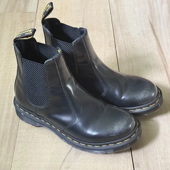 Dr. Martens 2976 Black Leather Chelsea Boots Women’s 7 Grunge Minimalist Edge - Picture 16 of 16